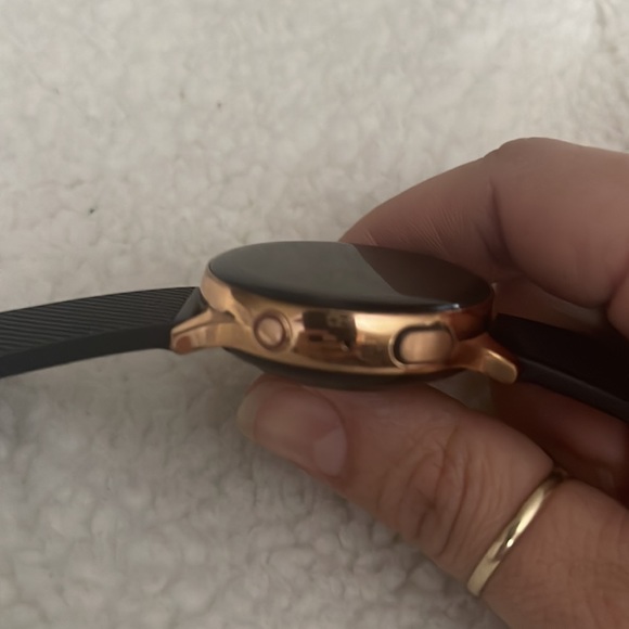 ***ITEM IS SOLD***Samsung Gear Active smartwatch - Picture 4 of 4